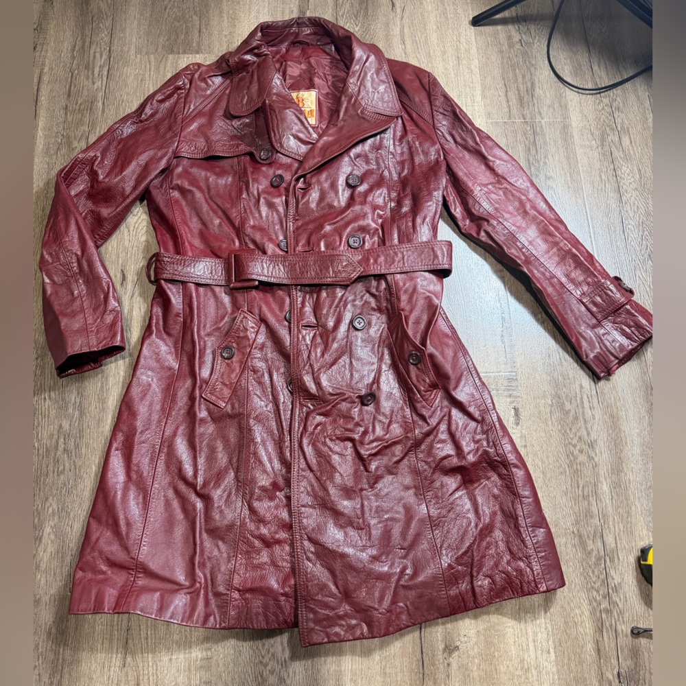 Vintage 1970s Women's Red Leather Trench Coat